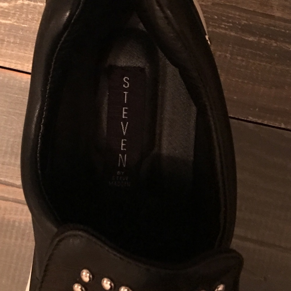 ⭐️LAST PAIR⭐️ NWOB Steven by Steve Madden slip ons - Picture 3 of 5